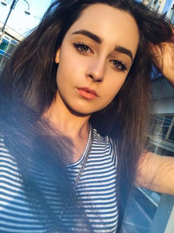 Юна